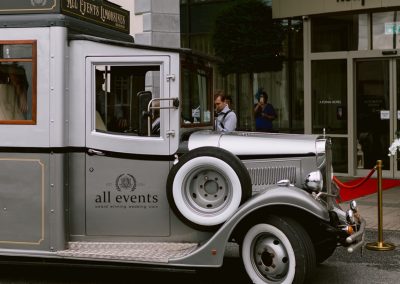 ‘Gorgeous George’ the Vintage Style Wedding Bus