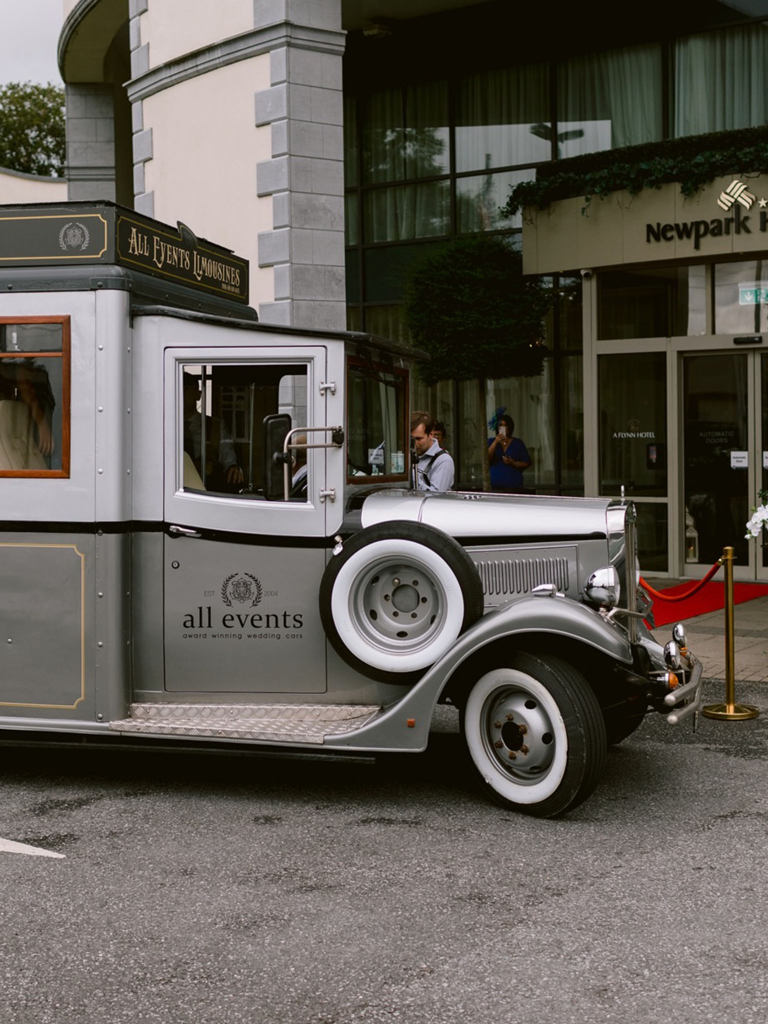 ‘Gorgeous George’ the Vintage Style Wedding Bus